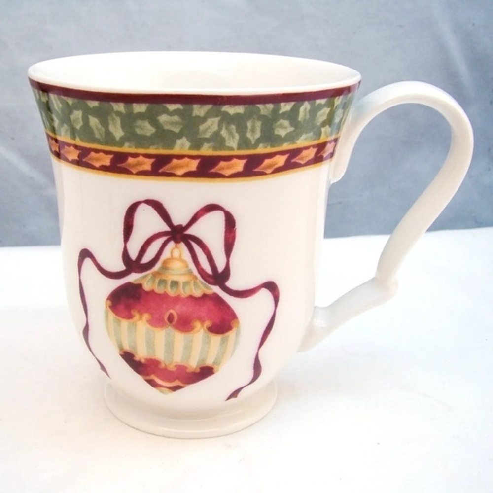 Christmas Ornament Accent Mug(s) there is 4 mugs